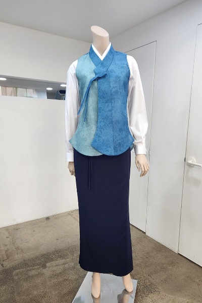 [Group order, Hanbok uniform] Taeguk colored vest.