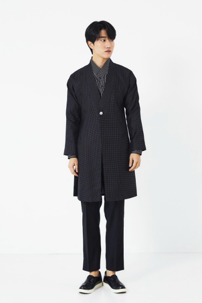 silk black dot collared coat
